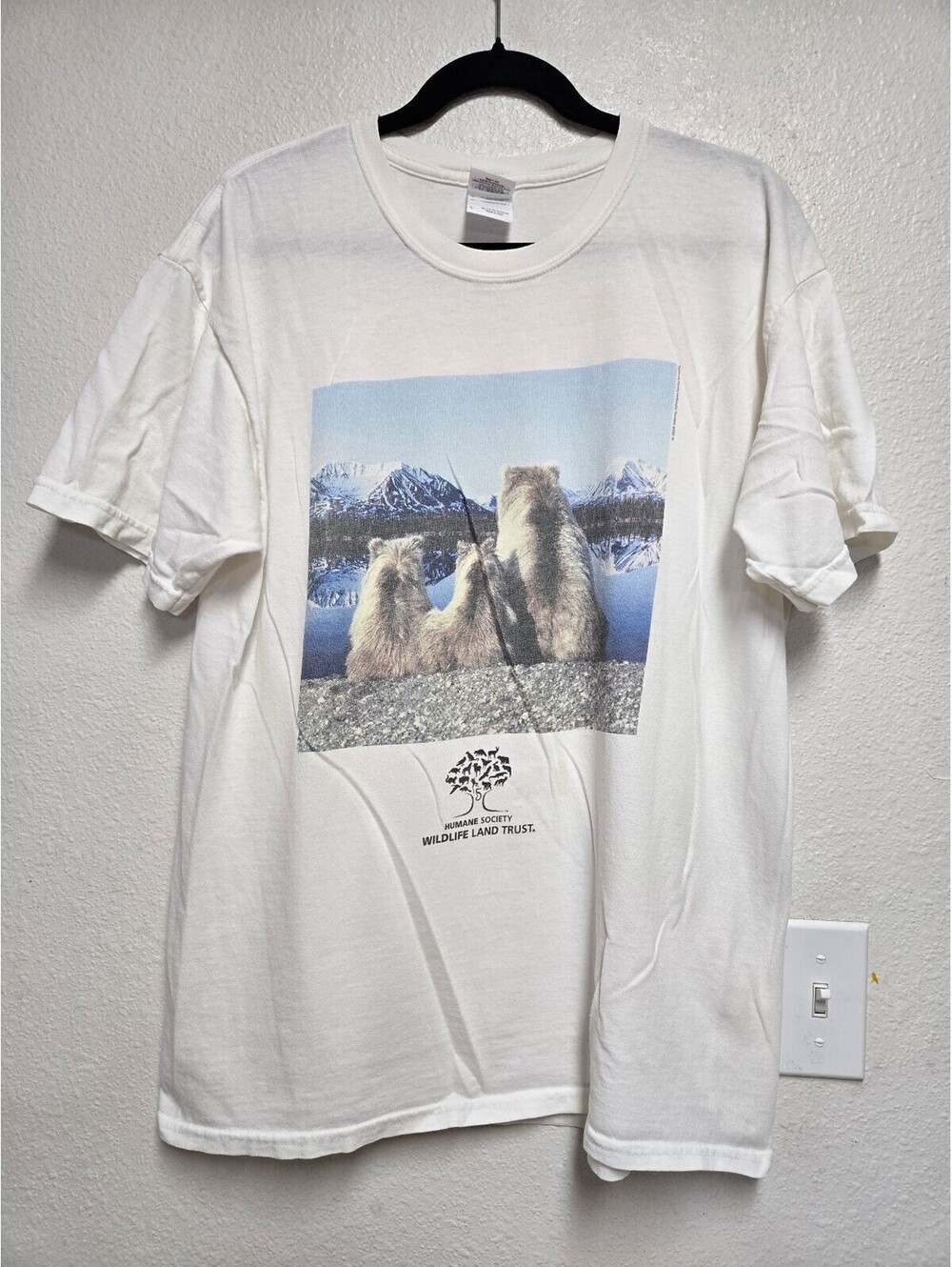Humane Society Wildlife Land Trust Polar Bear T-Shirt Vintage 2009 Photo Print L